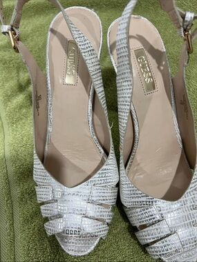 GUESS White Textured Peep-Toe Slingback Heels